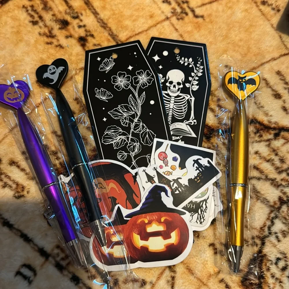 Blind Date with a Book Mystery Bundle: Halloween Version 🎃 - Picture 4 of 4